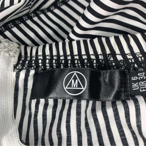 Missguided Women's Romper Stripped Black and White Size 2 Zipper on Back - Picture 10 of 12
